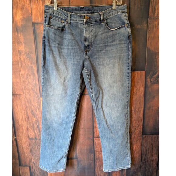 Men's L.L. Bean Classic Fit Light Wash Denim Jeans Size 38x30 - Picture 1 of 7